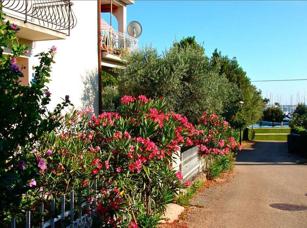 Seafront Apartment Jadri Umag Bagian luar foto